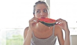 娱乐吃瓜酱正常男人